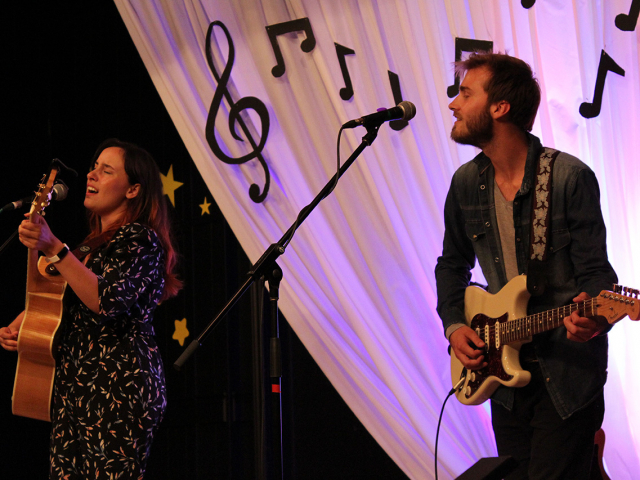 Cooperative de developement culturel, guitar singers