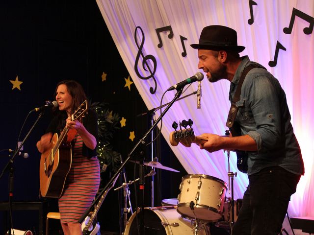 Cooperative de developement culturel, guitar singers